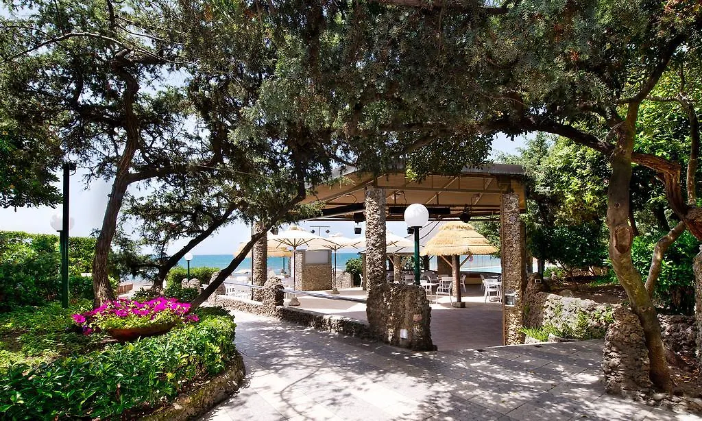 Hotel I Ginepri Marina di Castagneto Carducci 3*,